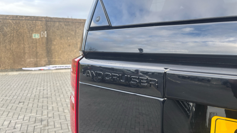Toyota Land Cruiser 2.8 D-4D 48V 205 Invincible 5dr Auto [Pan Rf/5 St] Diesel Station Wagon